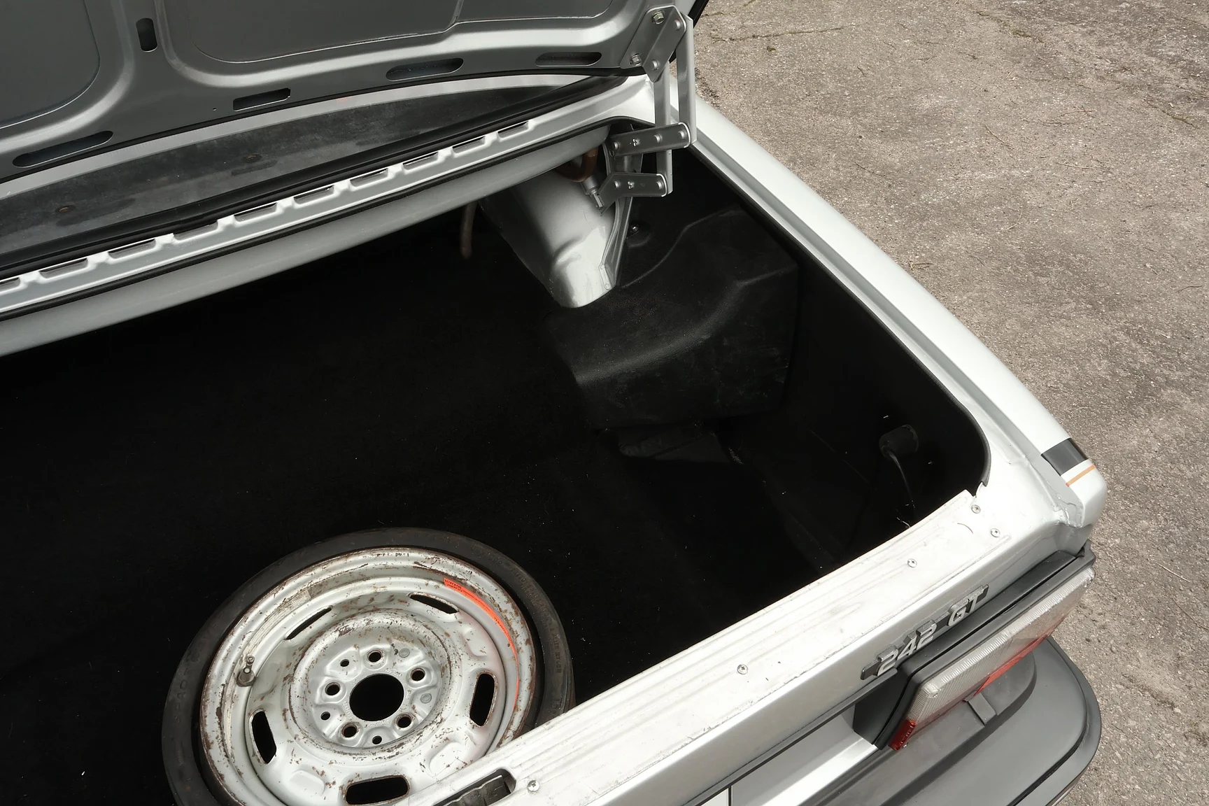 Image of 1978 Volvo 242 GT mechanics (17)