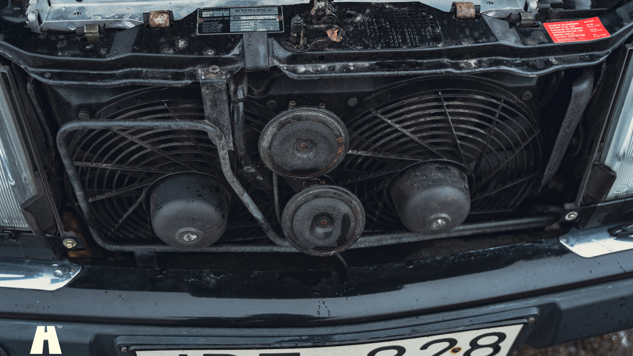 Image of 1990 Mercedes 300 CE-24 mechanics