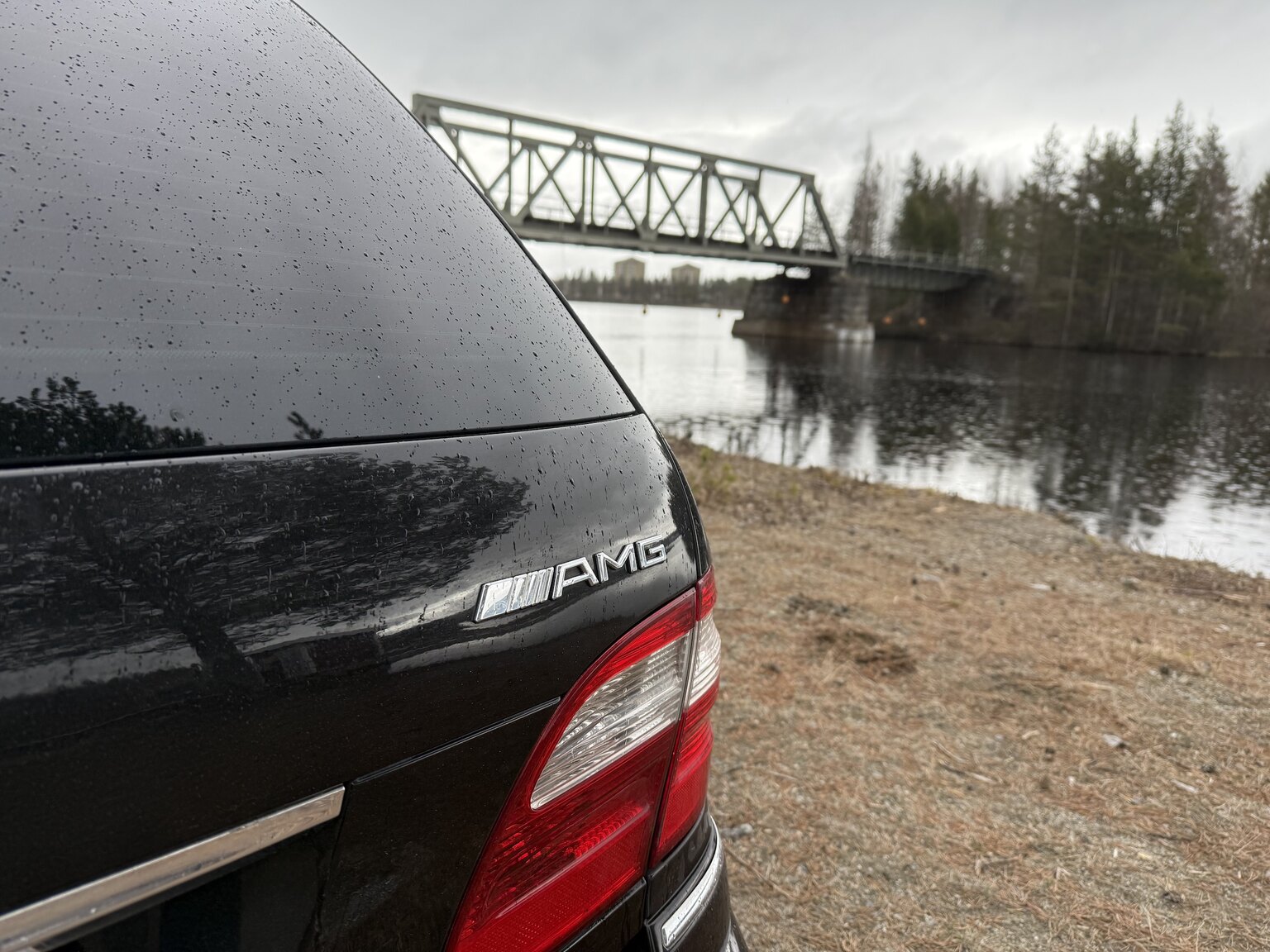 Exterior image of 2005 Mercedes-Benz E 55 T AMG