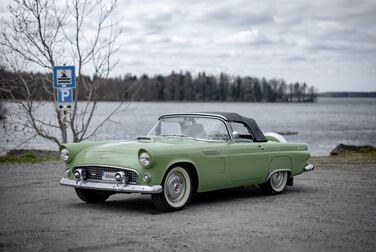 Exteriörbild på 1956 Ford Thunderbird