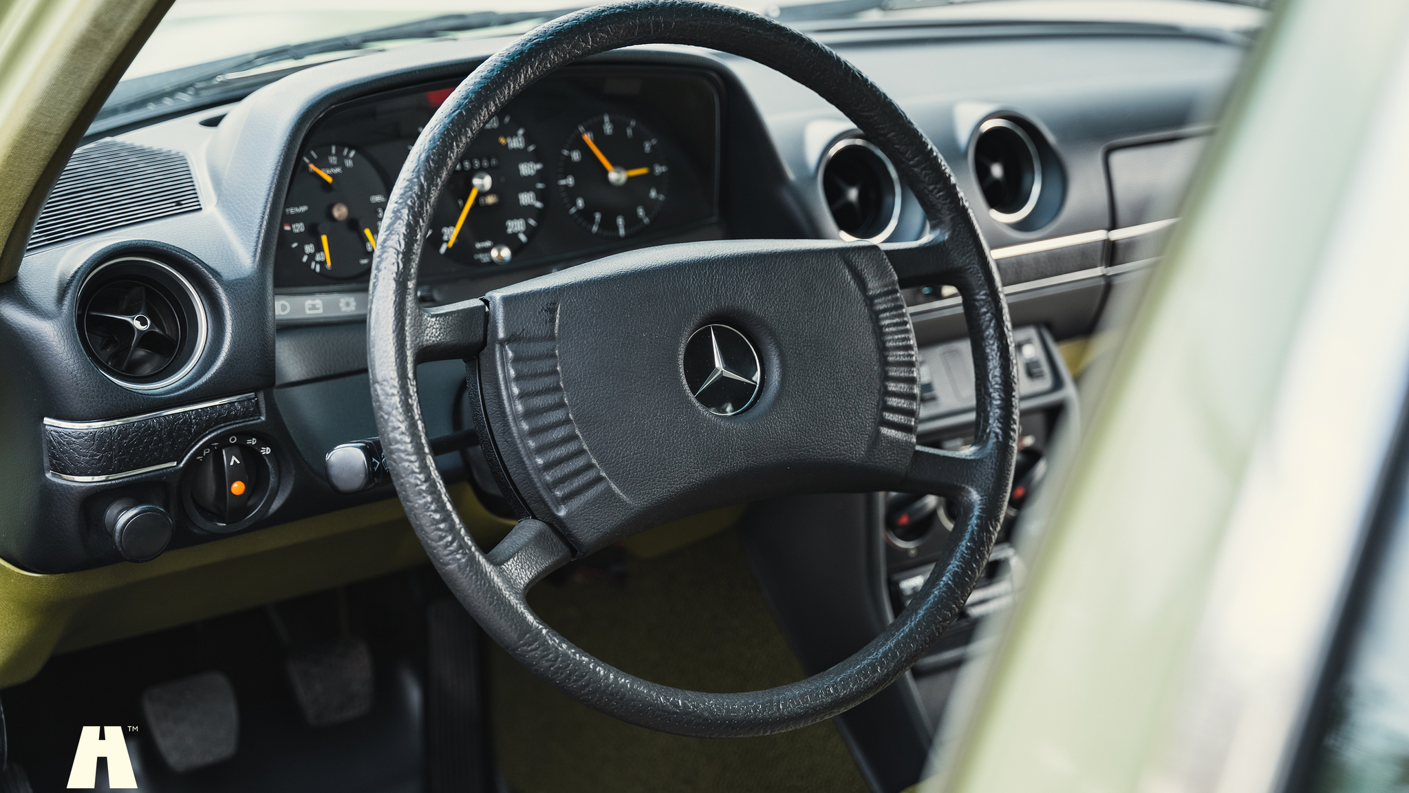 Interiörbild 1979 Mercedes Benz 230