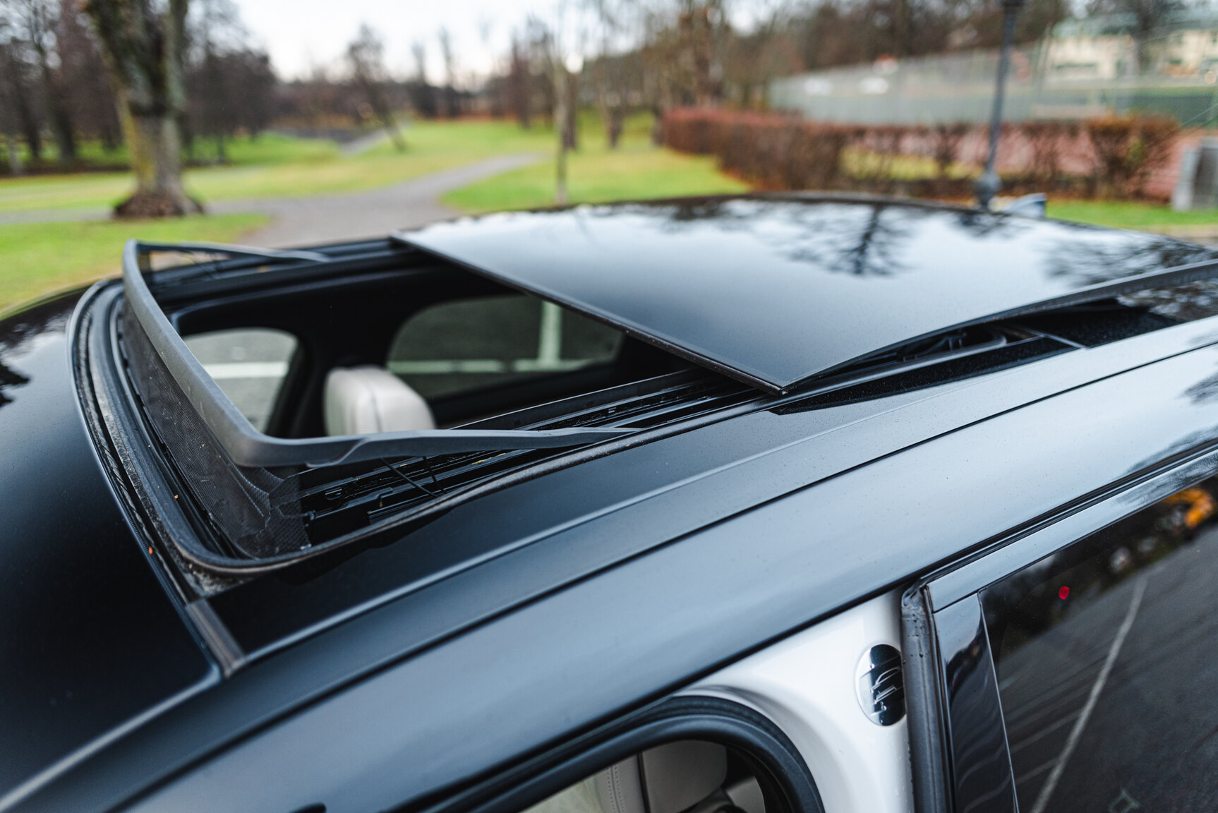 Exterior image of 2018 Range Rover Velar D300 AWD HSE