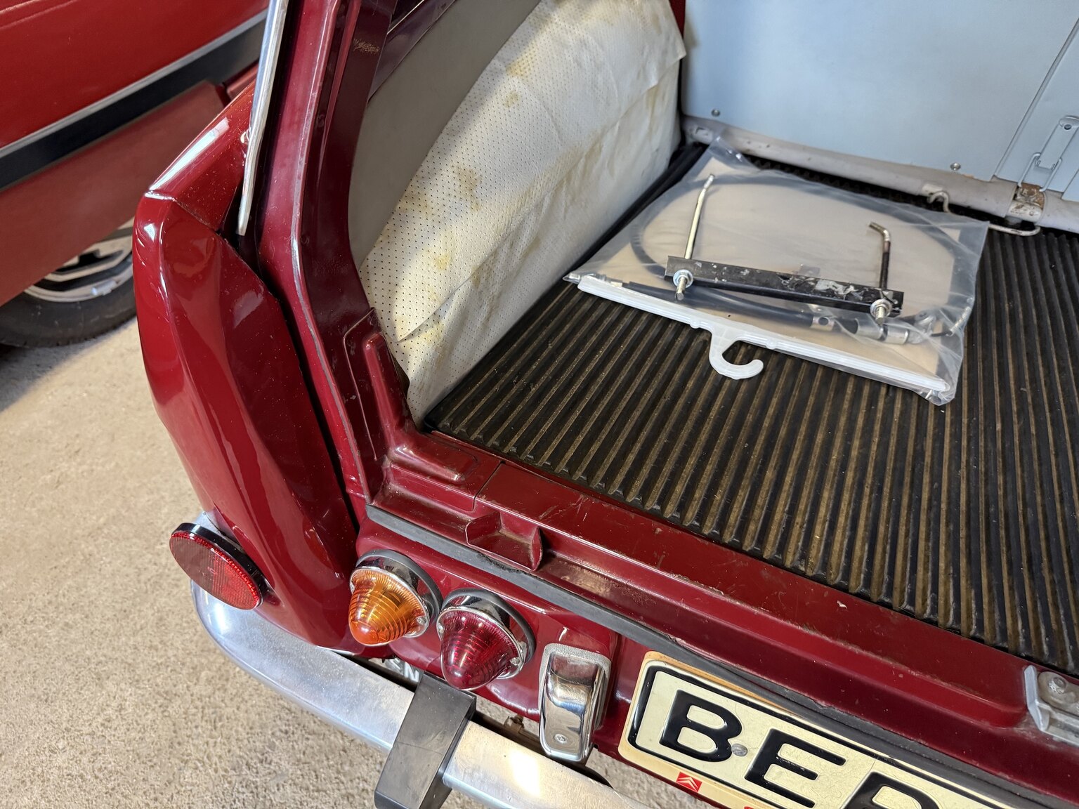 Interior image of 1967 Citroën Ami 6 Weekend
