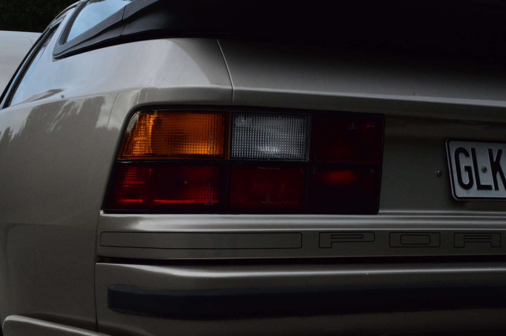Exterior image of 1986 Porsche 944 Coupé