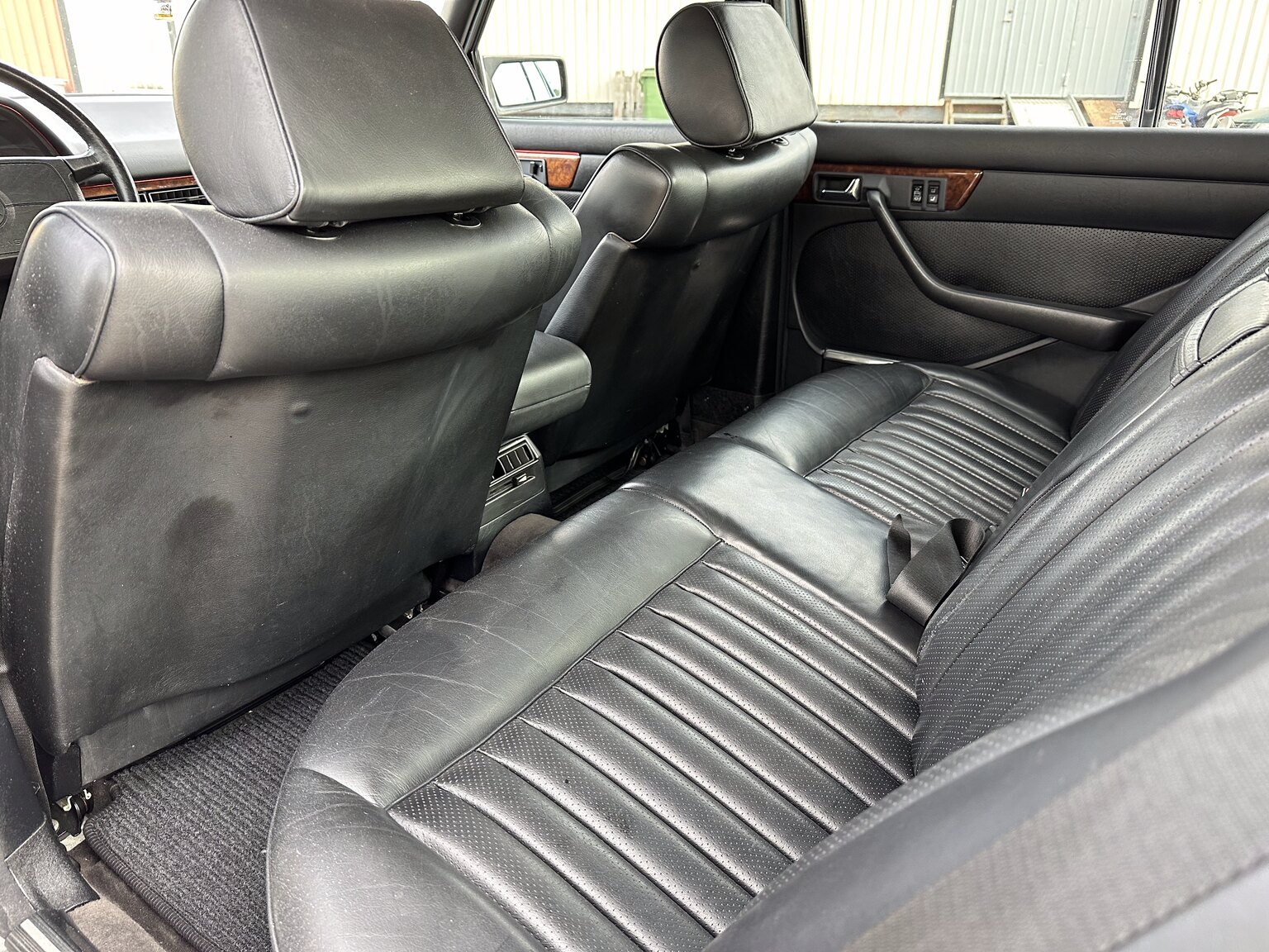 Interiörbild 1987 Mercedes 300 SE