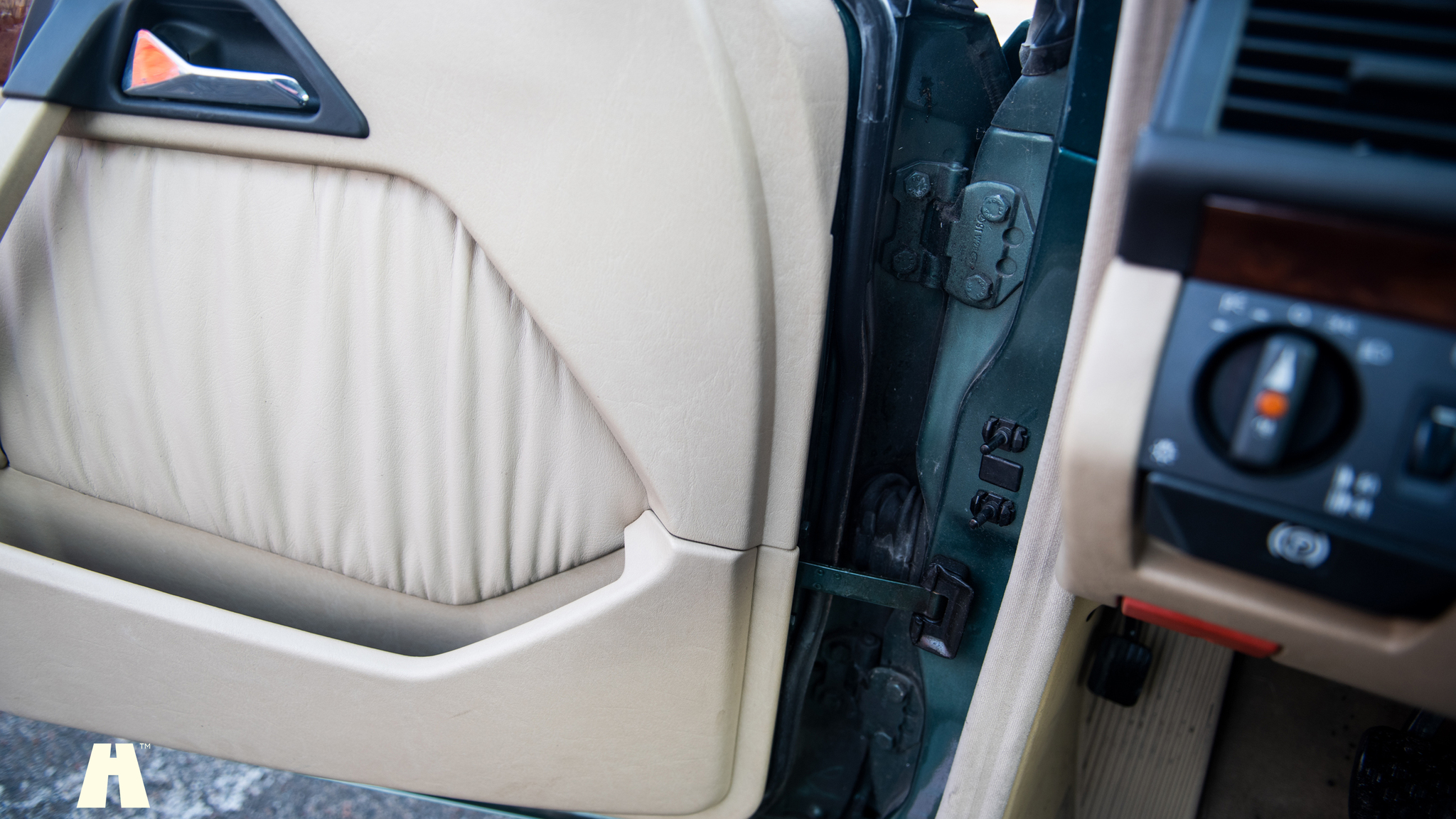 Interiörbild 1992 Mercedes 230 CE