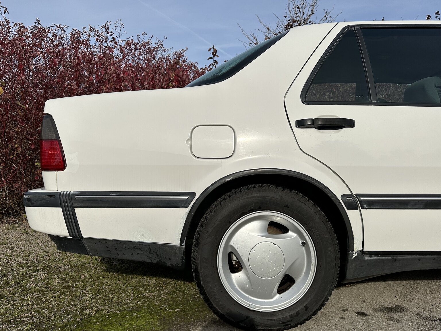 Exterior image of 1996 SAAB 9000