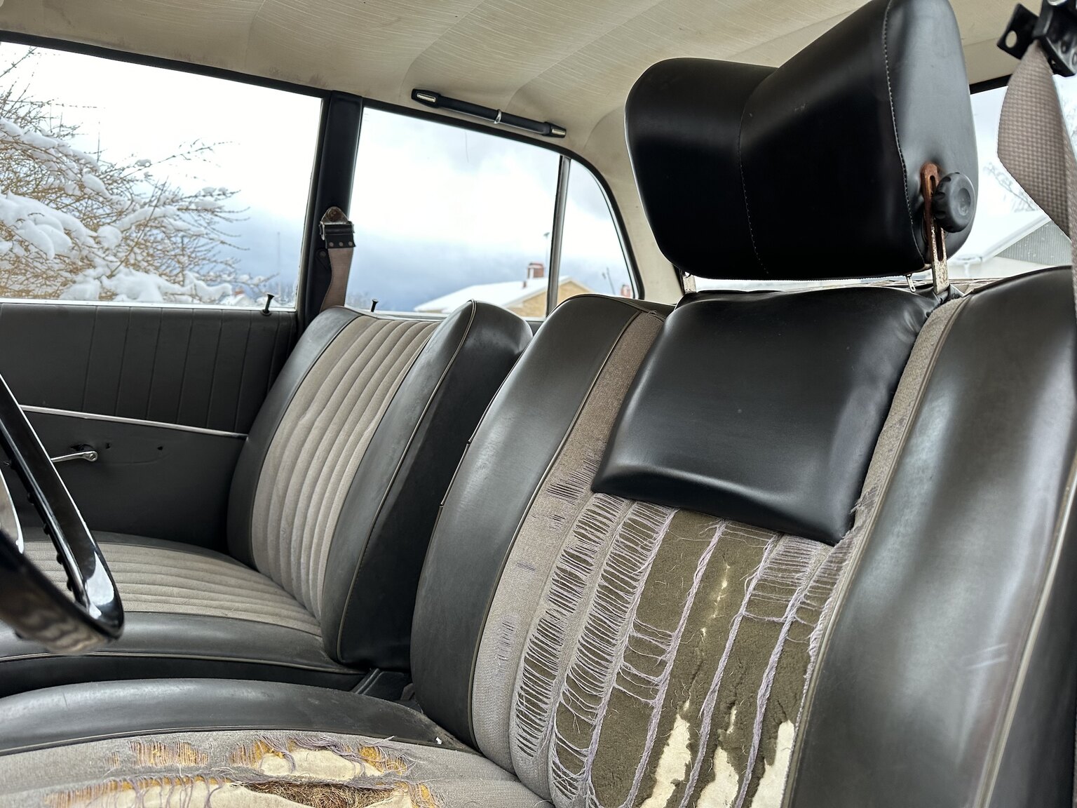 Interiörbild 1965 BMW 1600