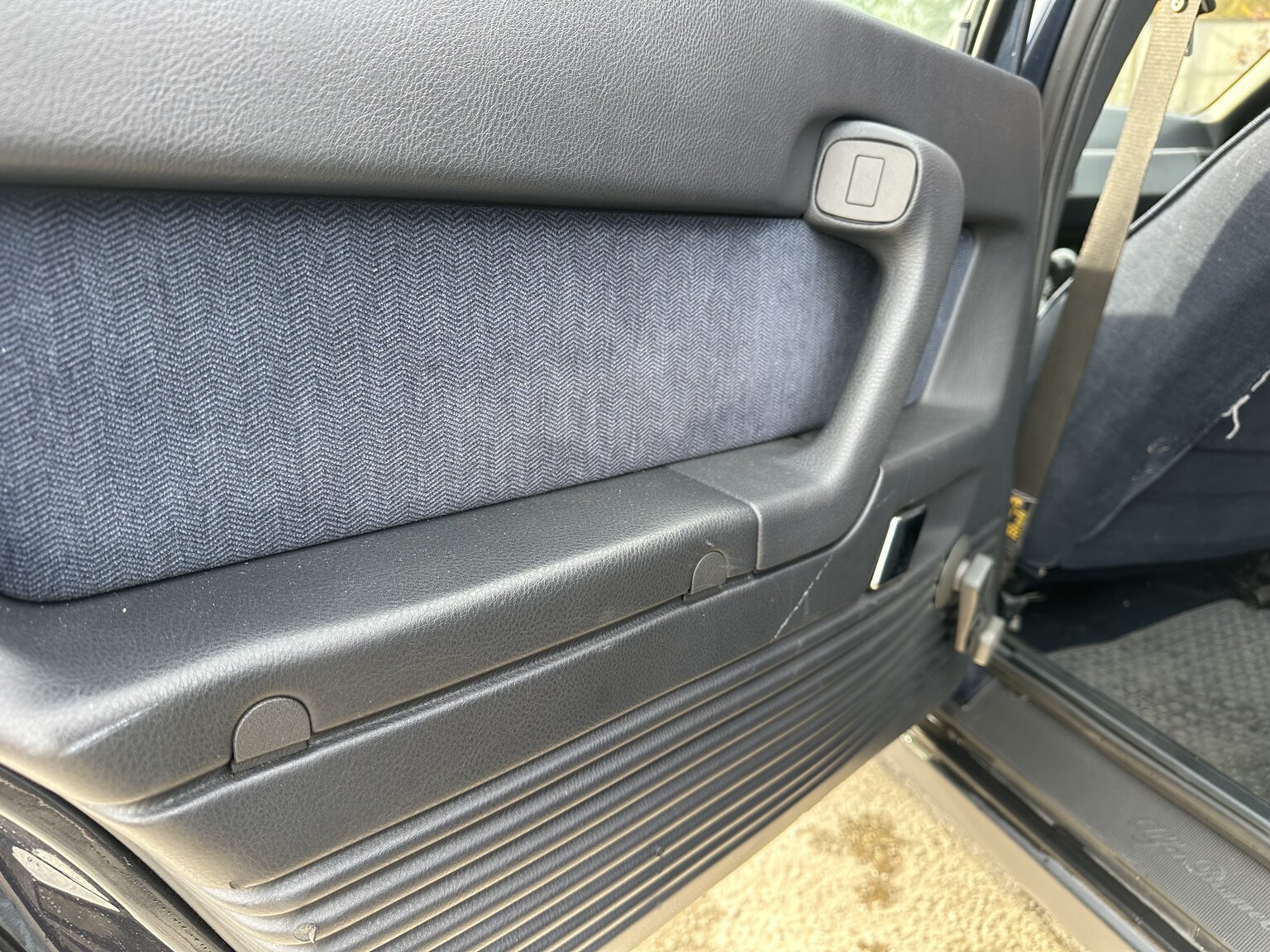 Interior image of 1994 Alfa Romeo 164