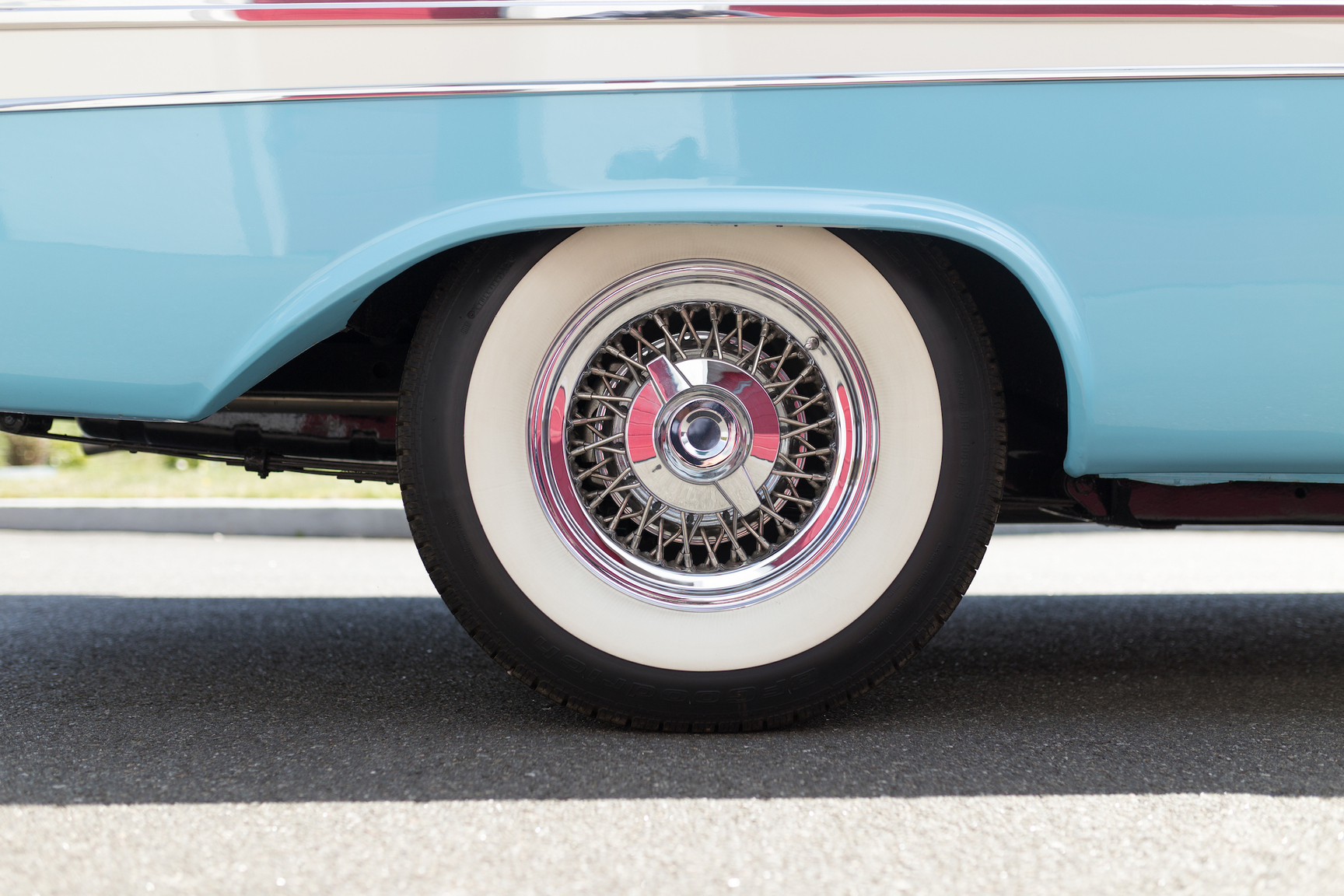 Exteriörbild på 1957 Chrysler New Yorker