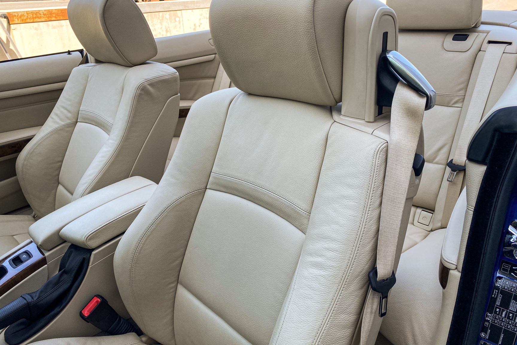 Interior image of 2007 BMW 335i Cabriolet (11)