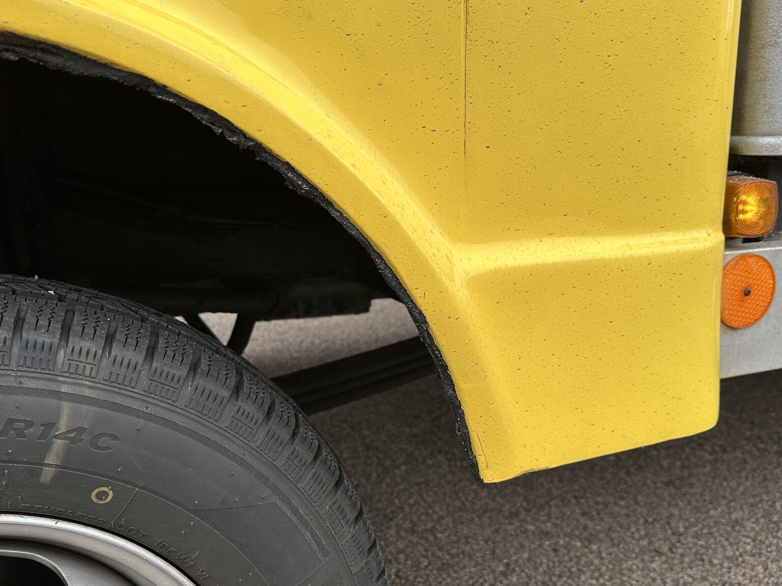 Exteriörbild på 1981 Volkswagen LT45 biltransport (23)