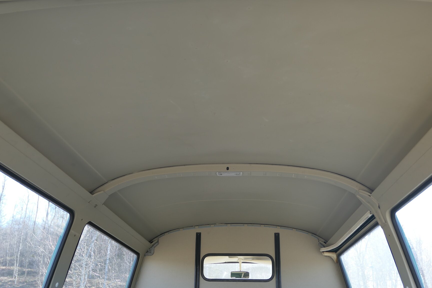 Interiörbild 1975 Volkswagen Transporter 1600 Minibuss