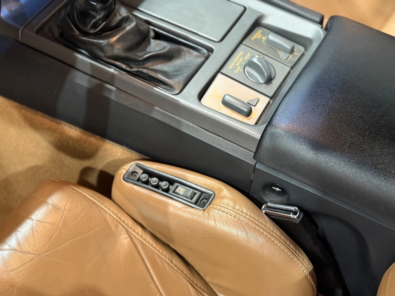 Innenraumfoto von 1990 Chevrolet Corvette ZR-1 (22)