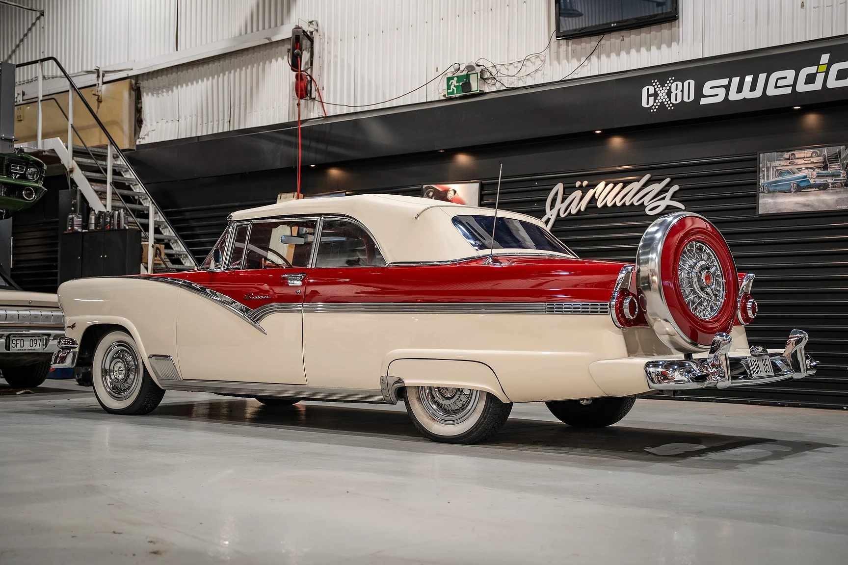 Aussenfoto 1956 Ford Fairline Sunliner V8 (5)