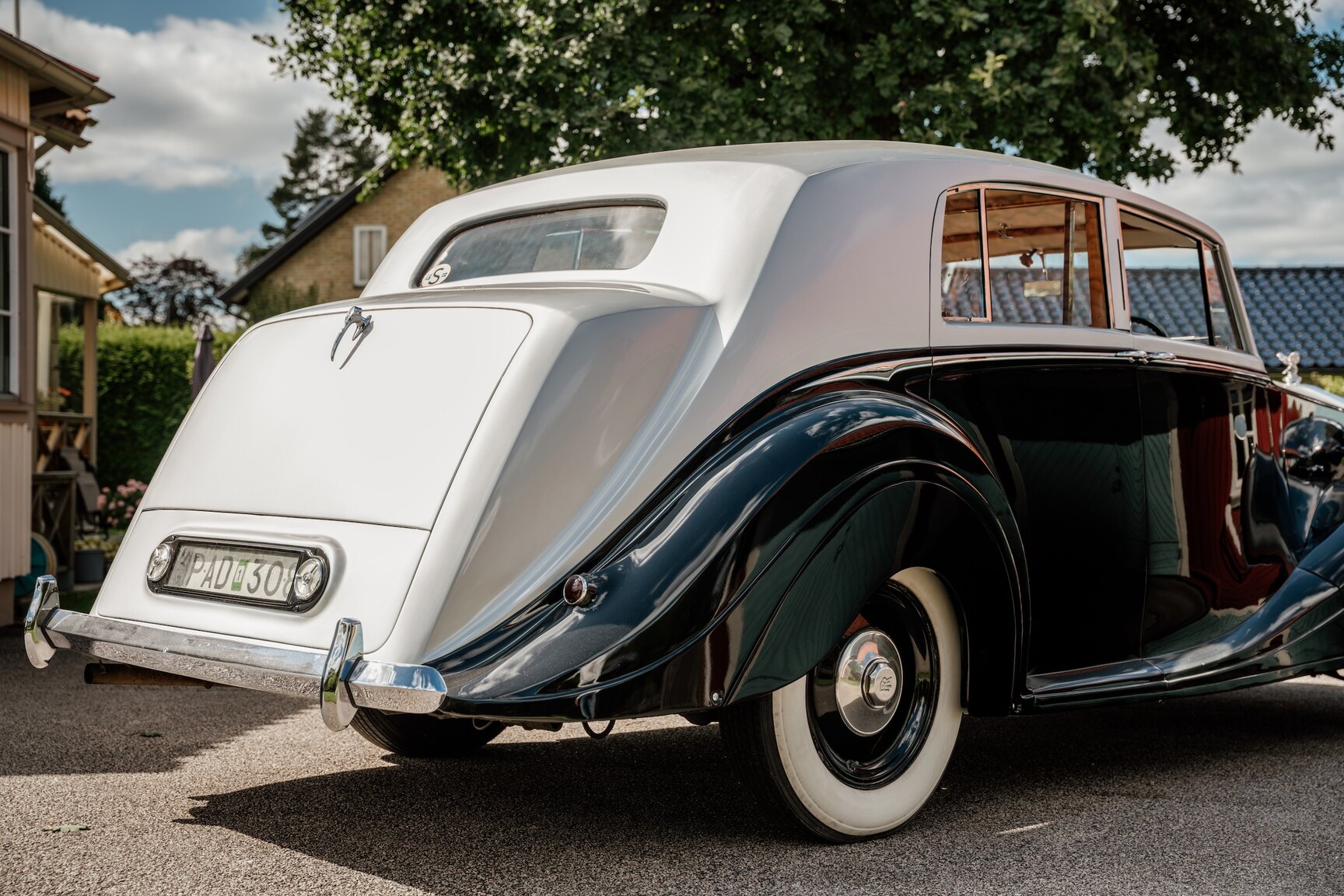 Exterior image of 1949 Rolls Royce Silver Wraith