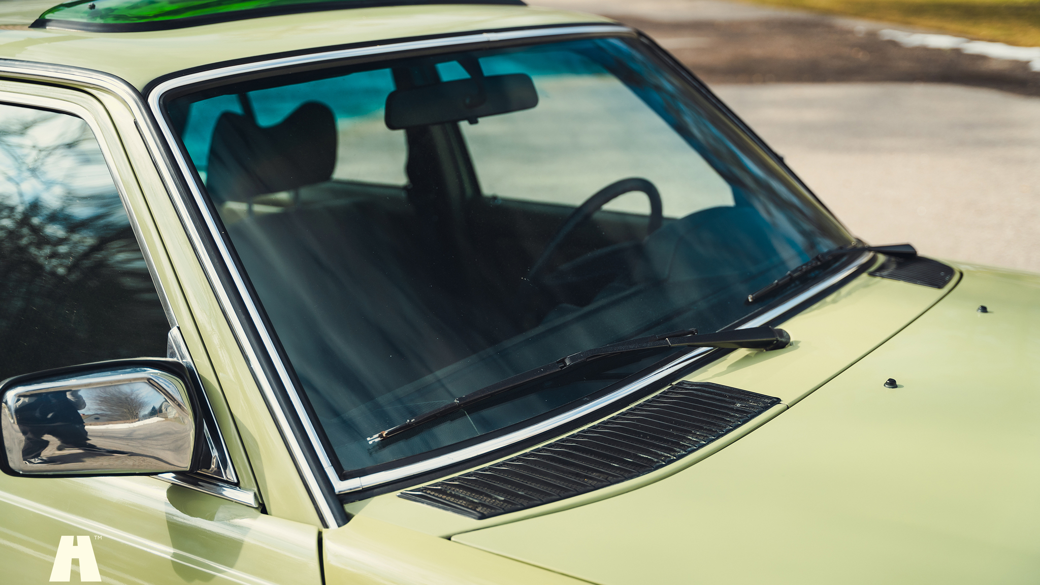 Exterior image of 1979 Mercedes Benz 230