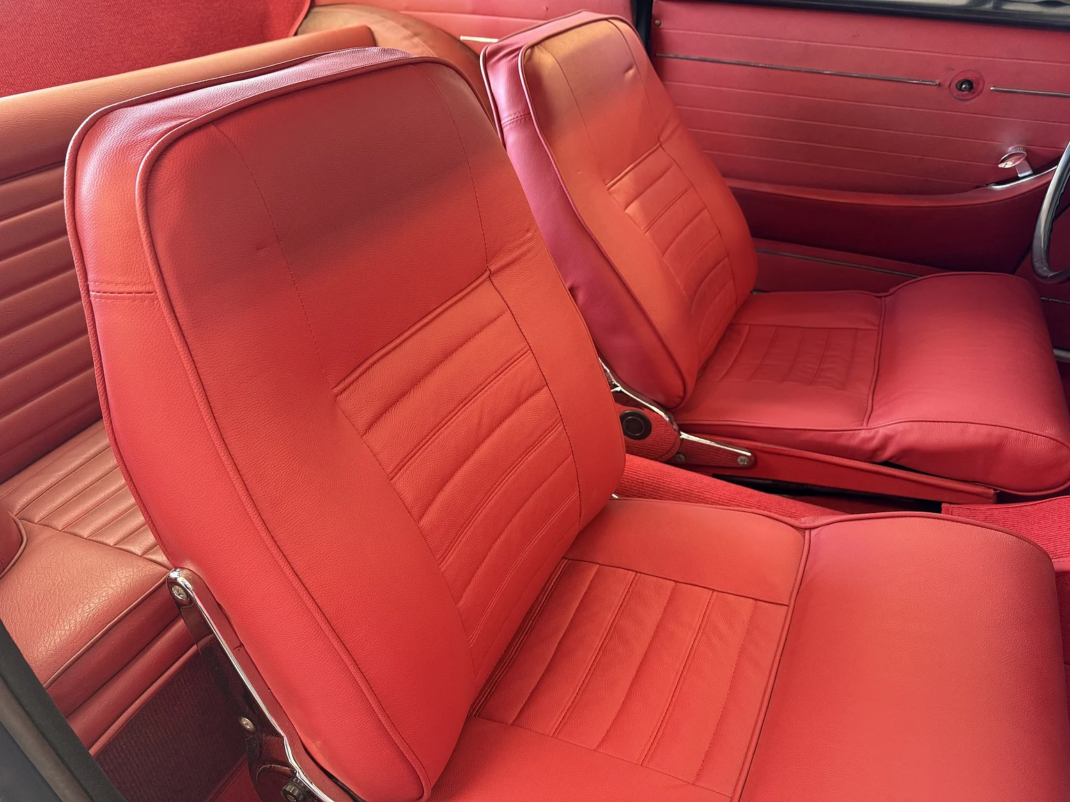 Innenraumfoto von 1966 Volvo P 1800S (54)