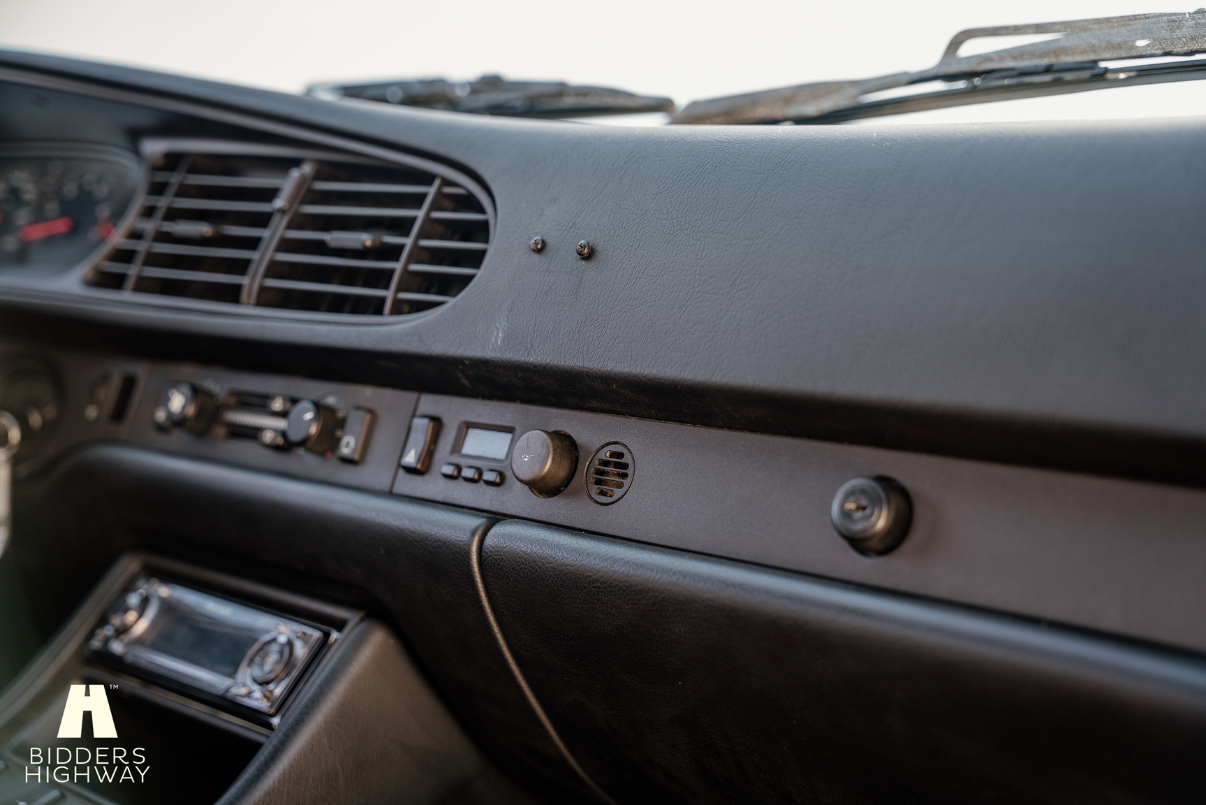 Innenraumfoto von 1989 Porsche 944 S2 Cabriolet