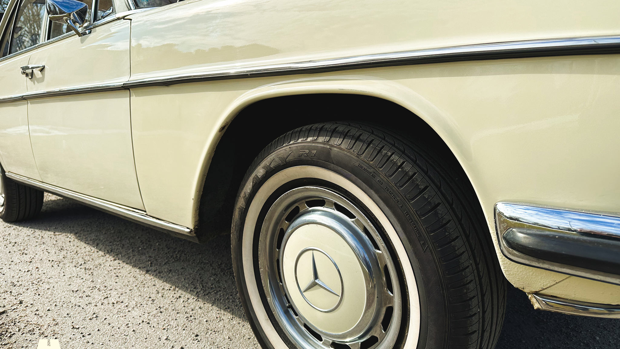 Exteriörbild på 1972 Mercedes-Benz 200