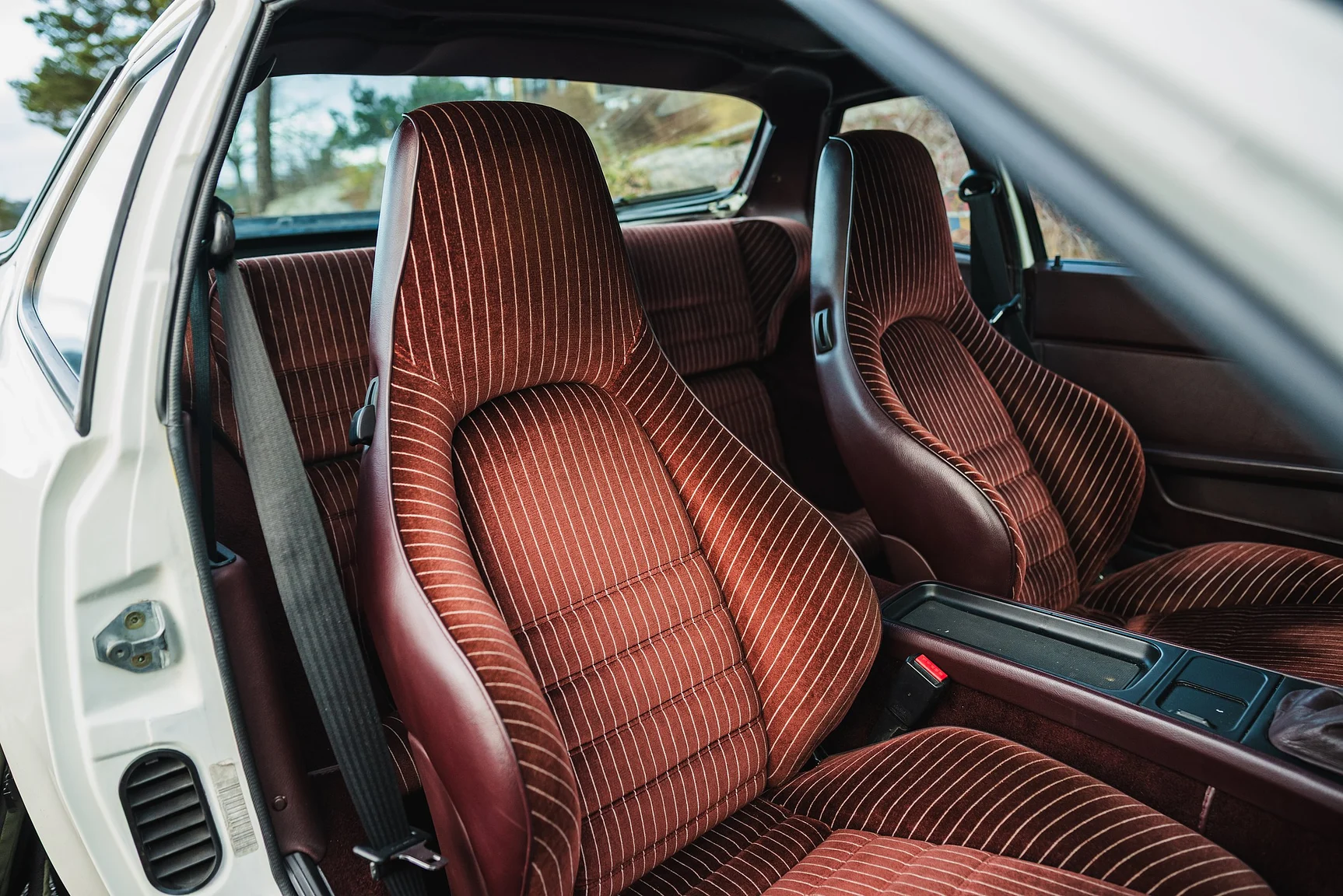 Innenraumfoto von 1986 Porsche 944R (8)