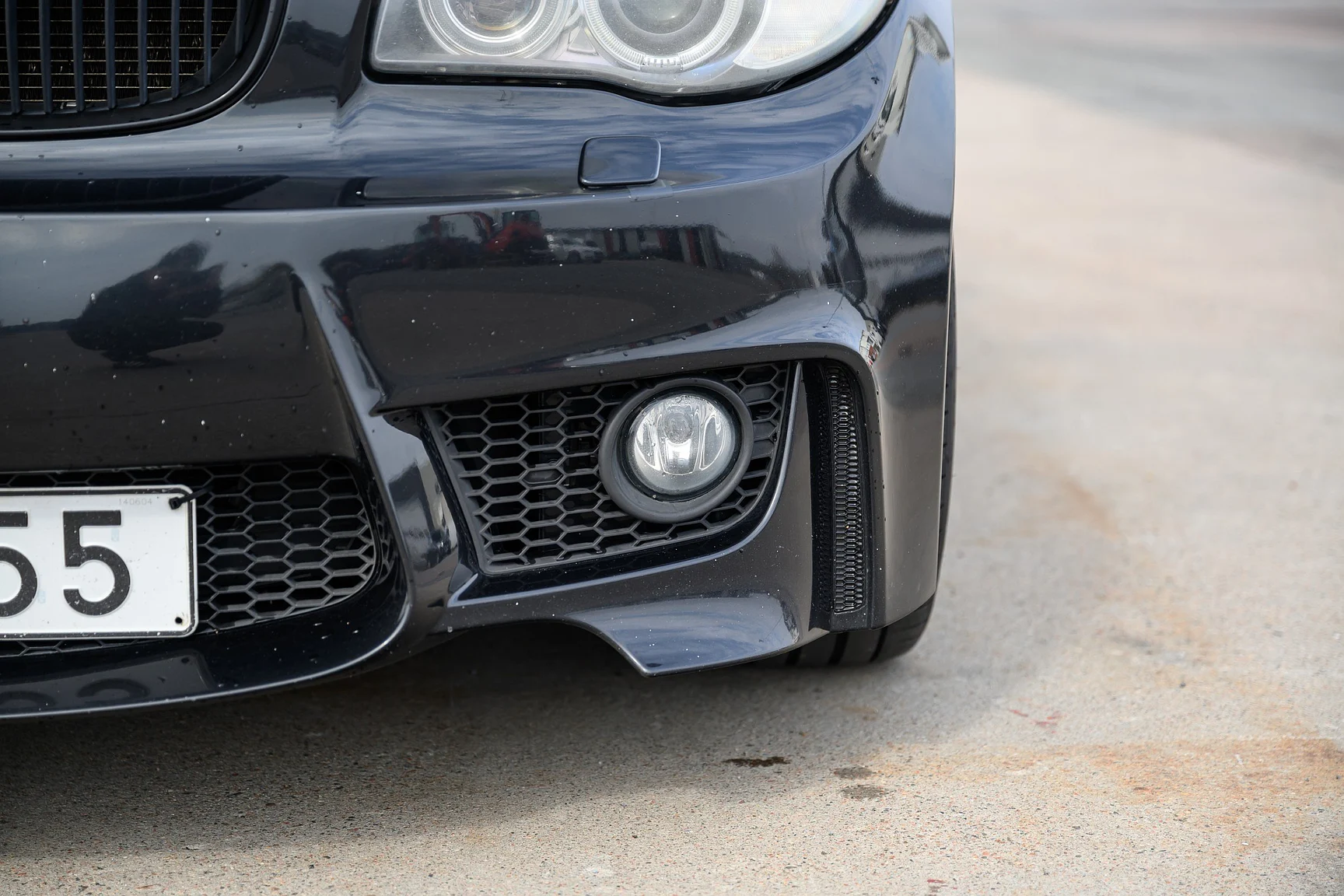 Exterior image of 2007 2007 BMW 130i M Sport (18)