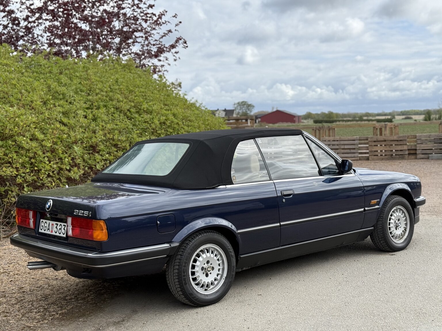 Exterior image of 1987 BMW 325i Convertible