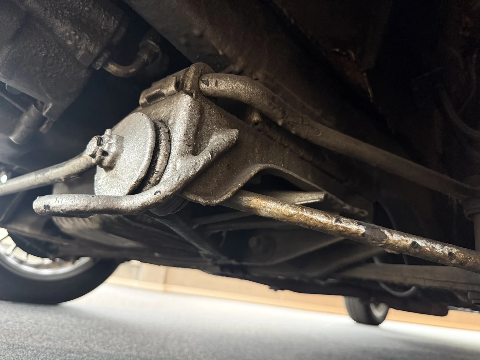 Image of 1972 BMW E9 3.0 CSI (23) mechanics