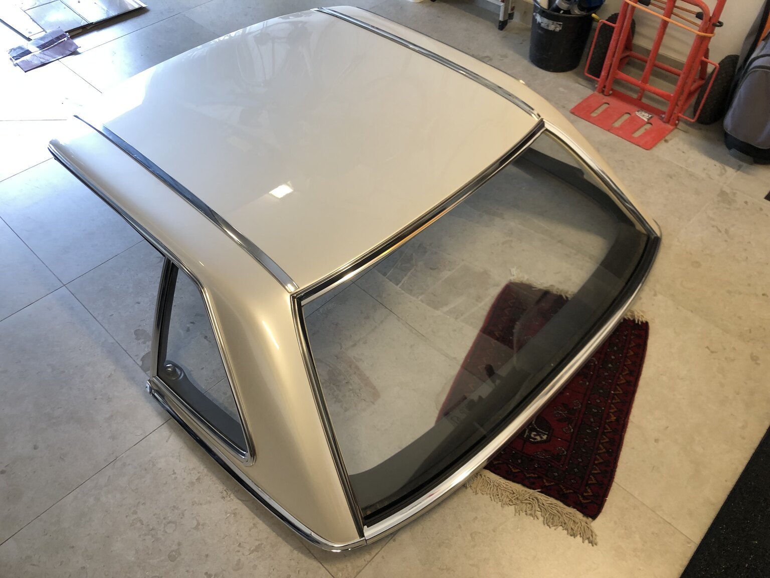 Exteriörbild på 1972 Mercedes-Benz 350 SL