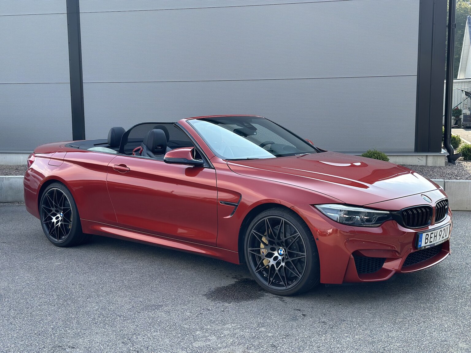 Interior image of 2018 BMW M4 Competition Convertible F83 Manual