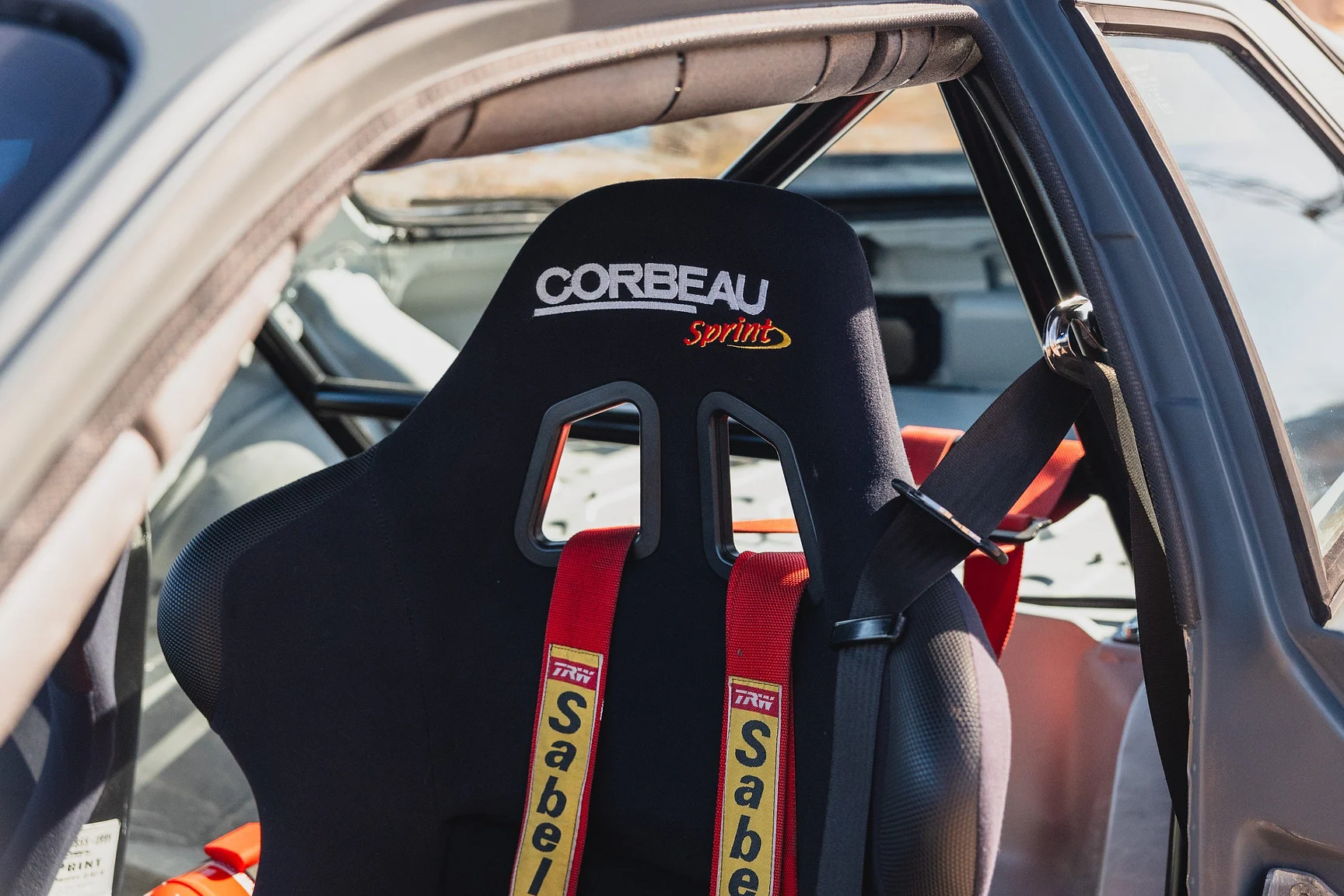 Innenraumfoto von 1982 Porsche 944 Trackday (8)