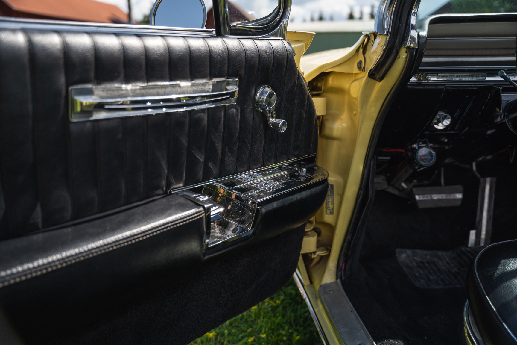 Innenraumfoto von 1961 Buick Electra 225 cab