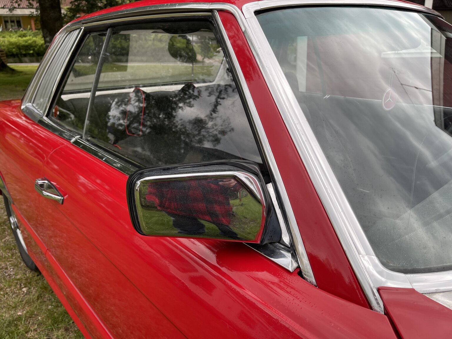 Exterior image of 1973 Mercedes 350 SLC