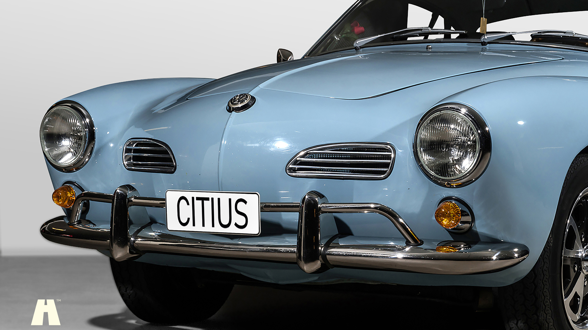 Exterior image of 1969 Volkswagen Karmann Ghia (5)