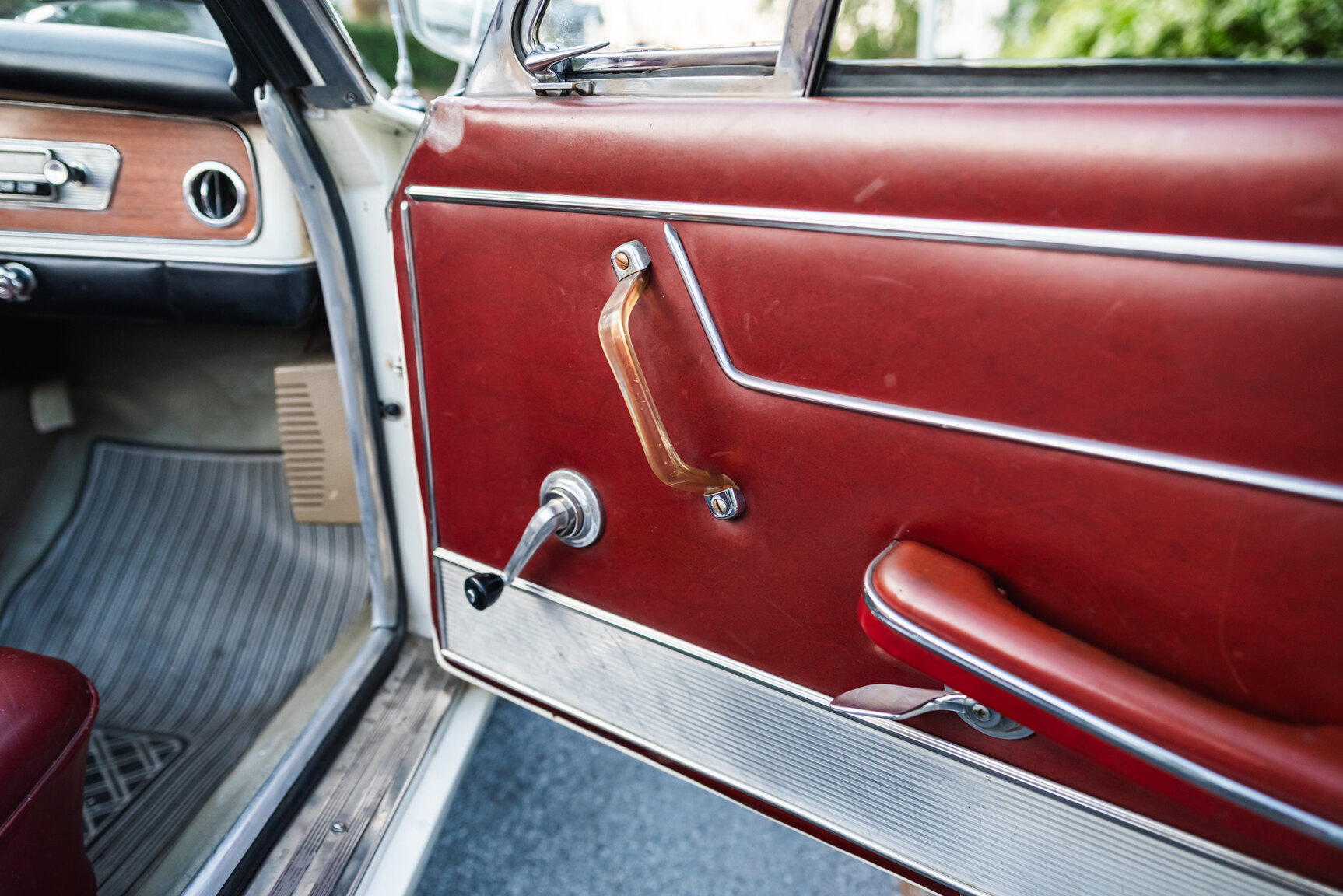 Interior image of 1964 Lancia Flavia Vignale  