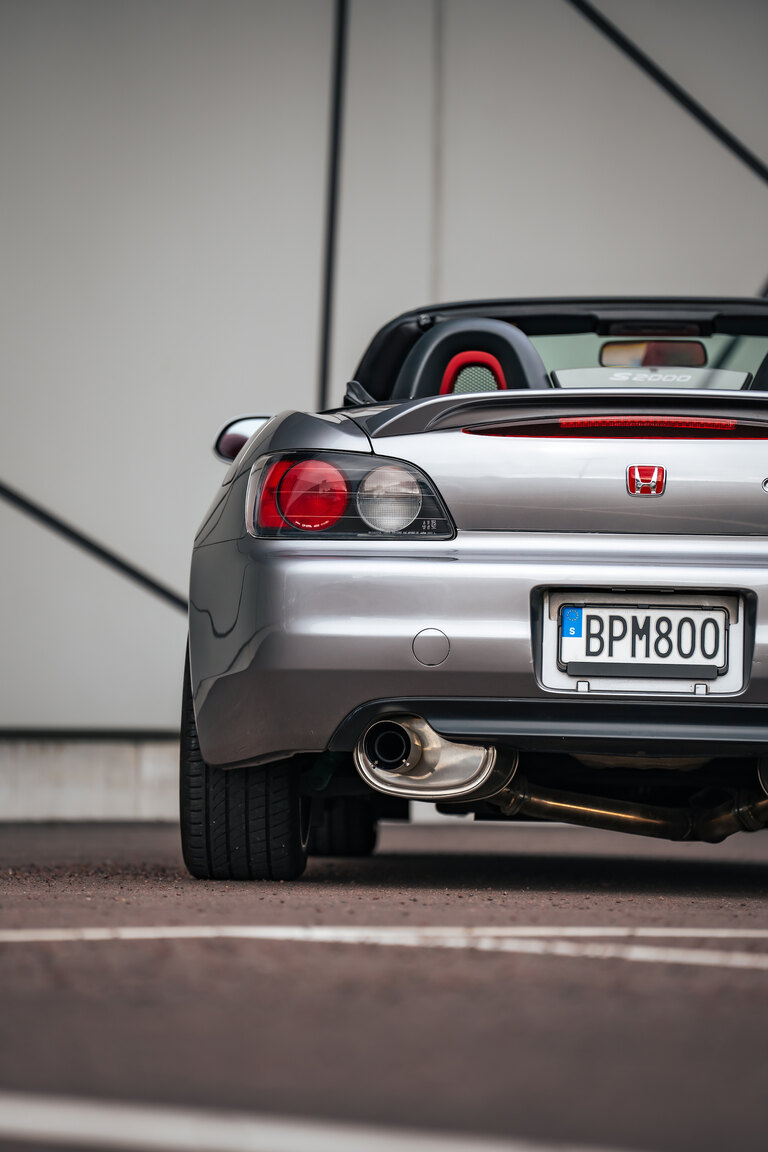 Exterior image of 2000 Honda S2000 AP1