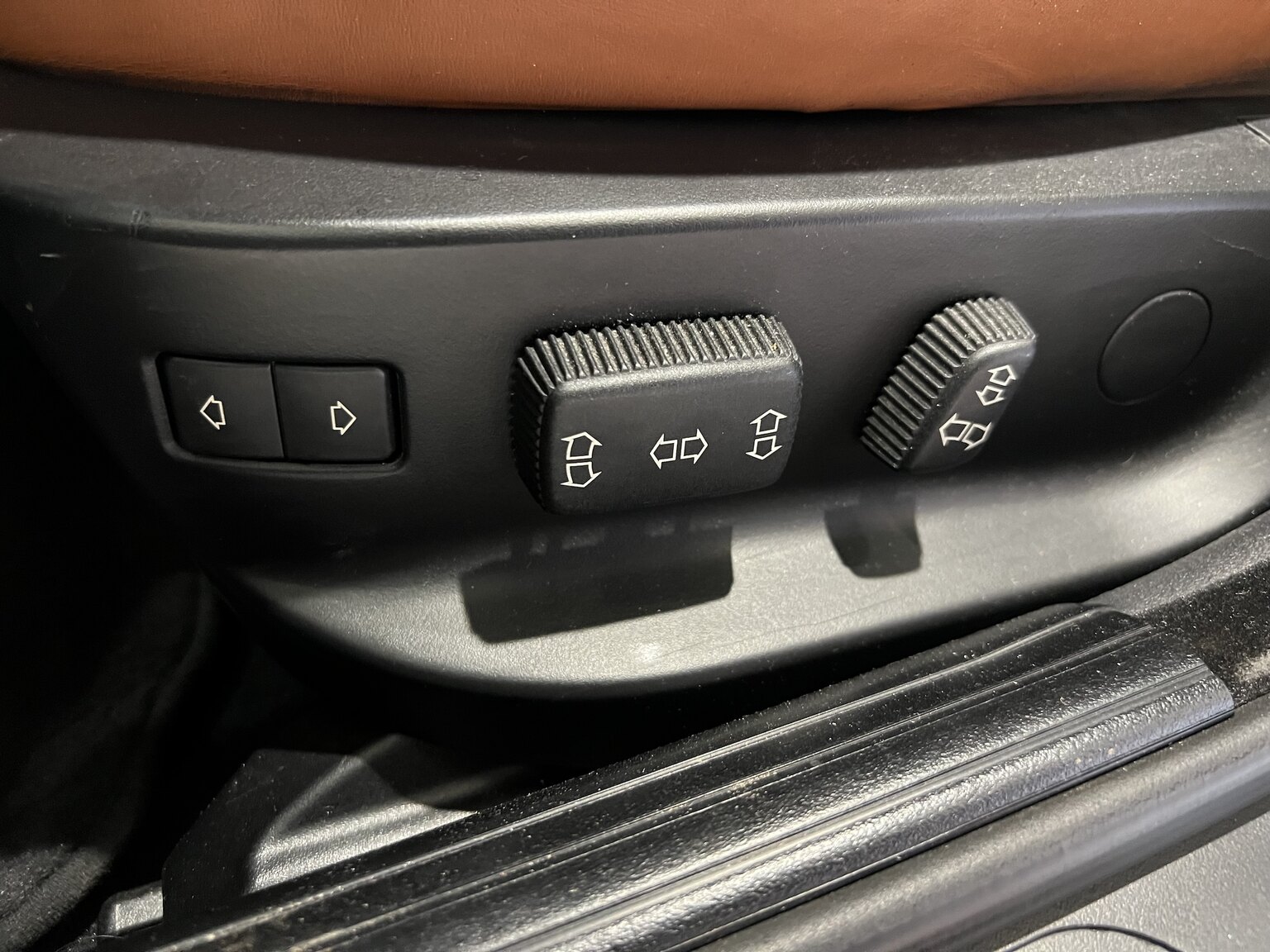 Interior image of 2003 BMW 540i Touring