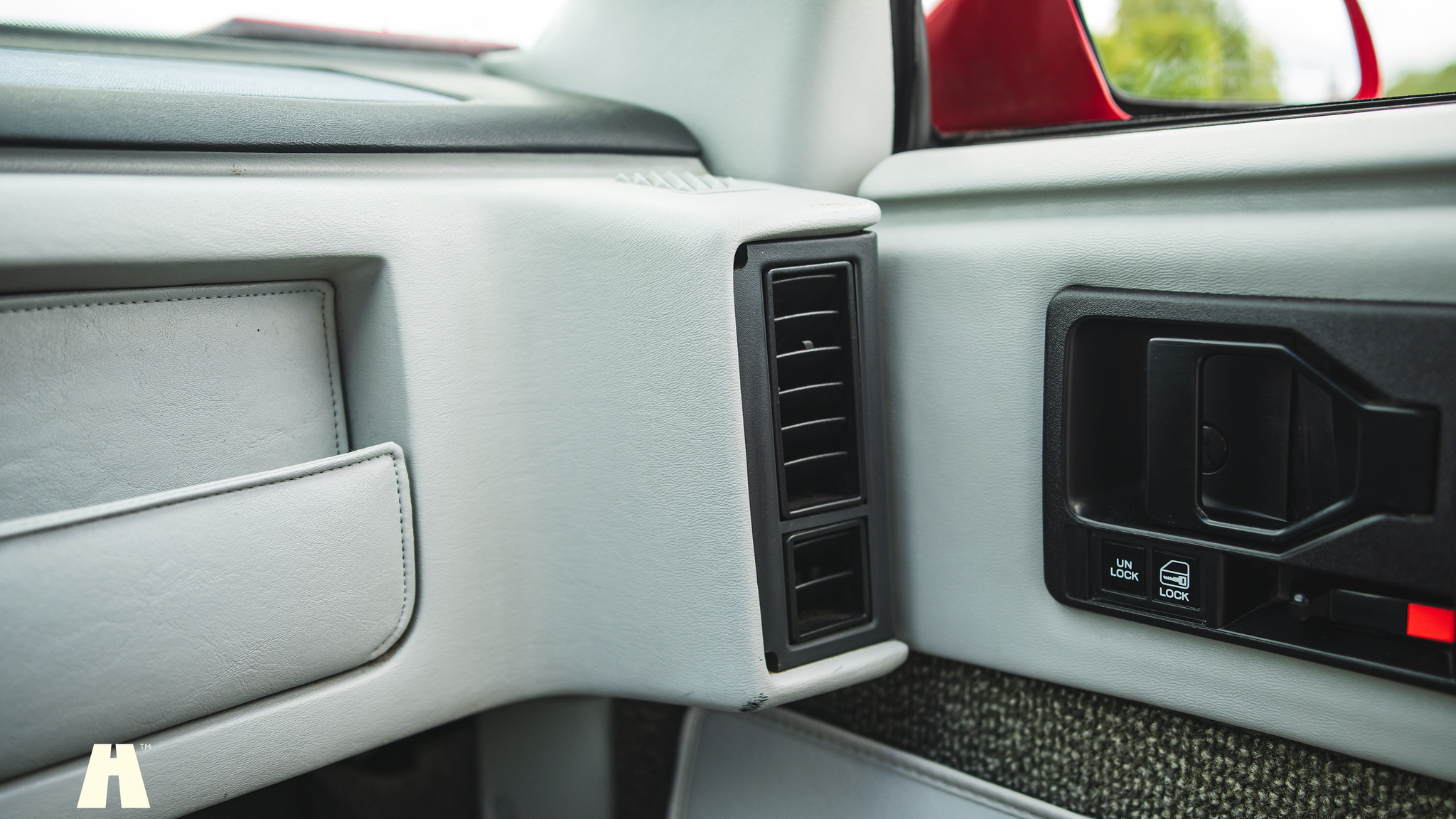 Innenraumfoto von 1985 Pontiac Fiero GT (42)