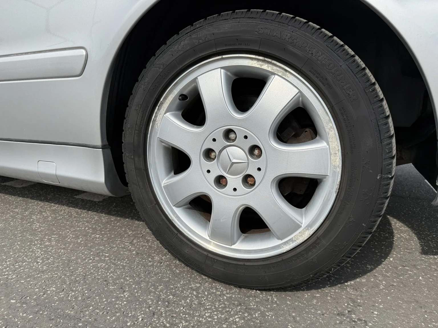 Exteriörbild på 2001 MERCEDES-BENZ CLK 230 Kompressor Cabriolet (15)