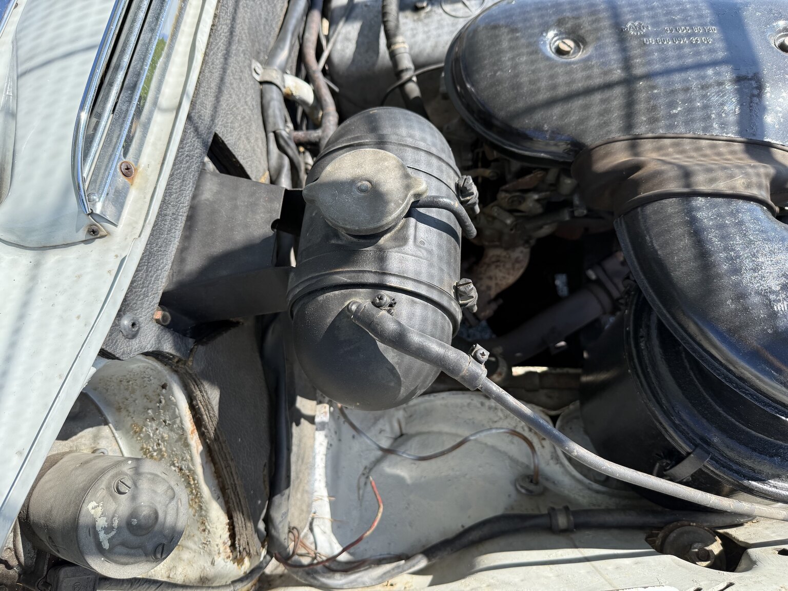 Image of 1967 Mercedes-Benz 230 Safari mechanics