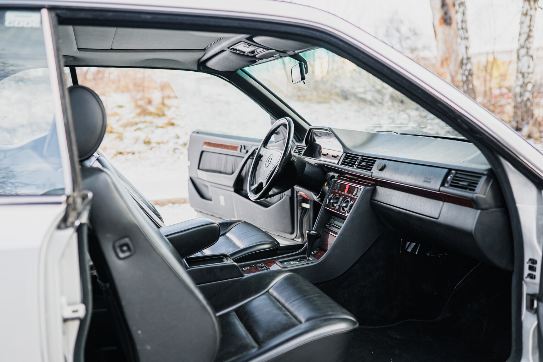 Innenraumfoto von 1992 Mercedes-Benz 300CE-24V