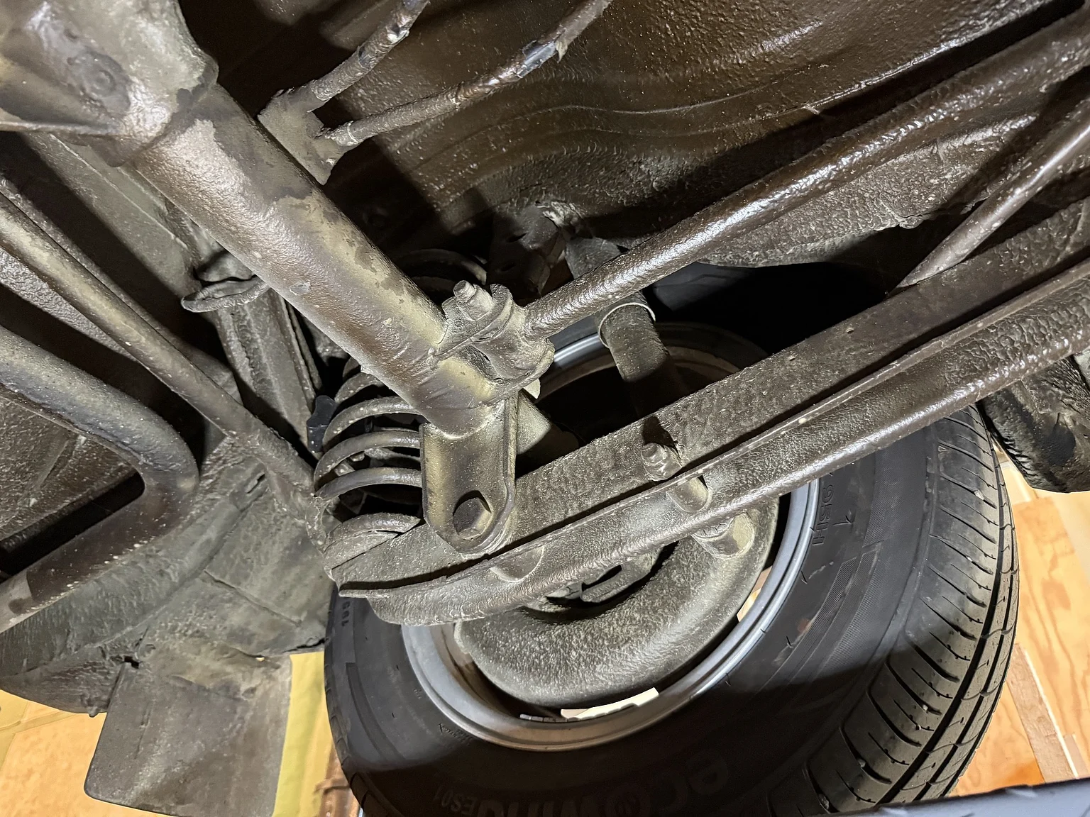 Image of 1970 Volvo 142 2.0 Automatic (25) mechanics