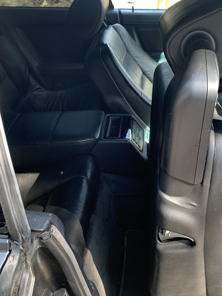 Interior image of 1995 BMW 840i (8)