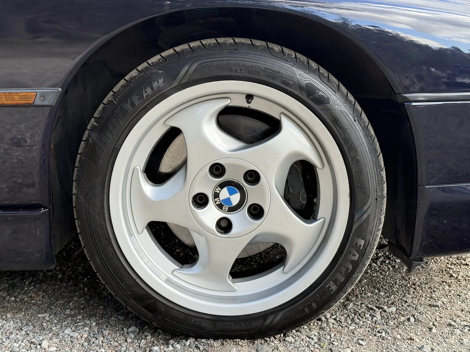 Exteriörbild på 1994 BMW 840Ci (35)