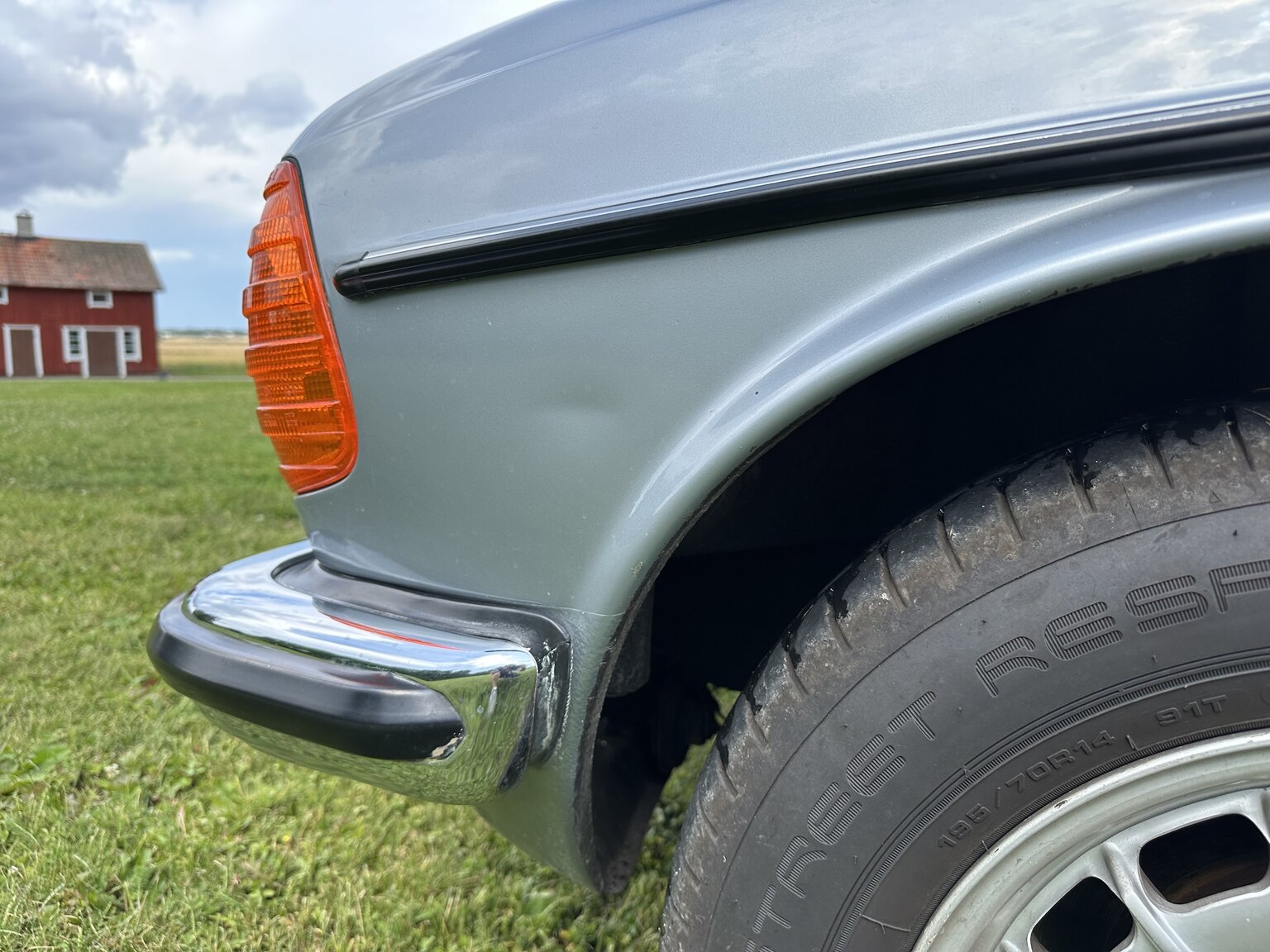 Exteriörbild på 1984 Mercedes-Benz 230 CE