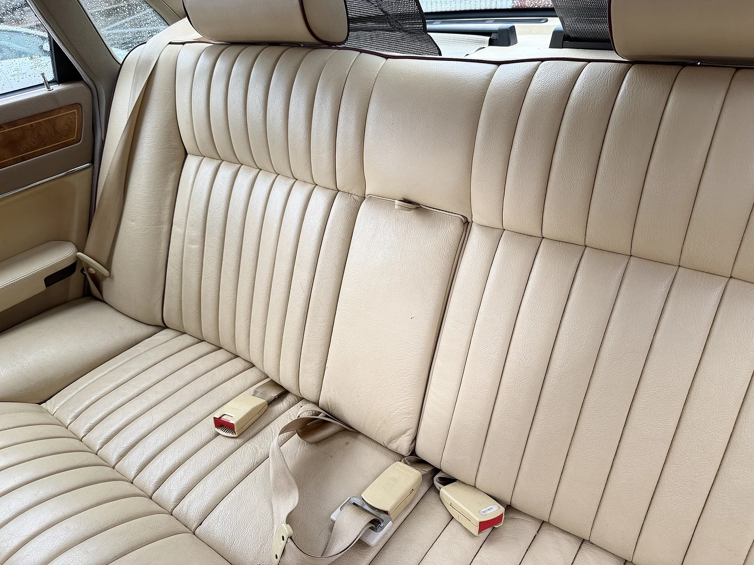 Innenraumfoto von 1991 Jaguar XJ40 Sovereign (61)