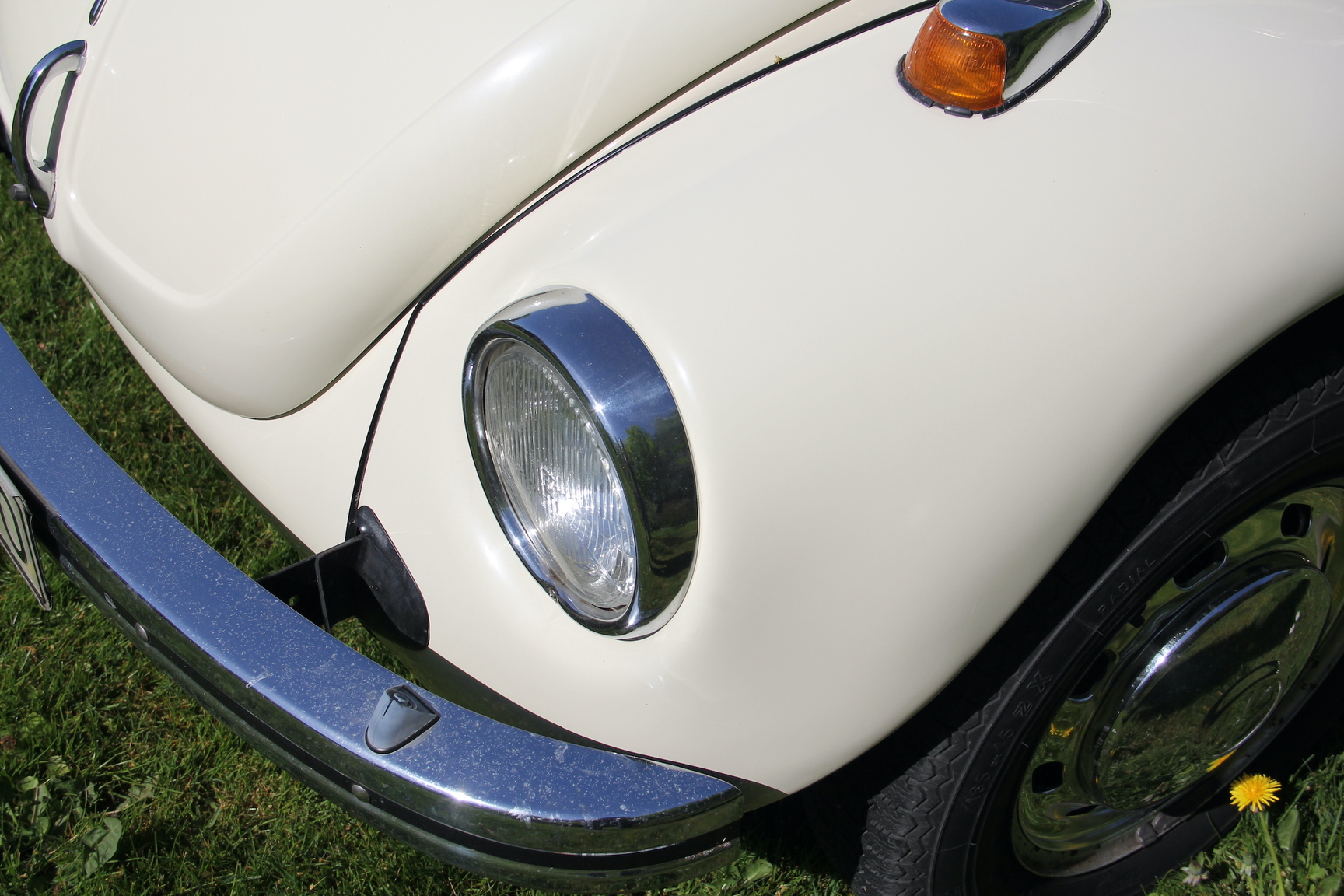 Exterior image of 1974 Volkswagen Beetle 1303 S (37)
