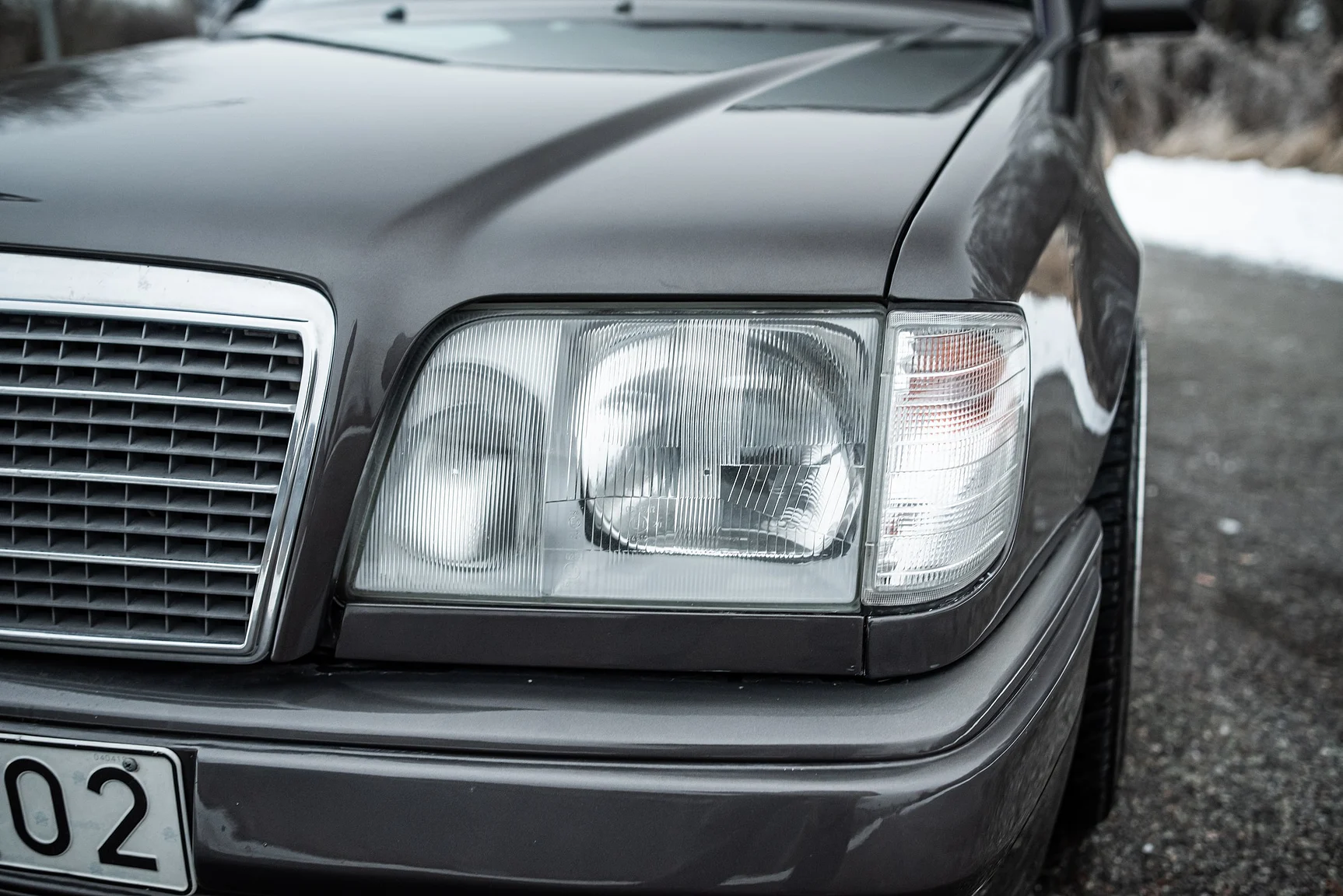 Exterior image of 1993 Mercedes-Benz E 320 "AMG" (22)