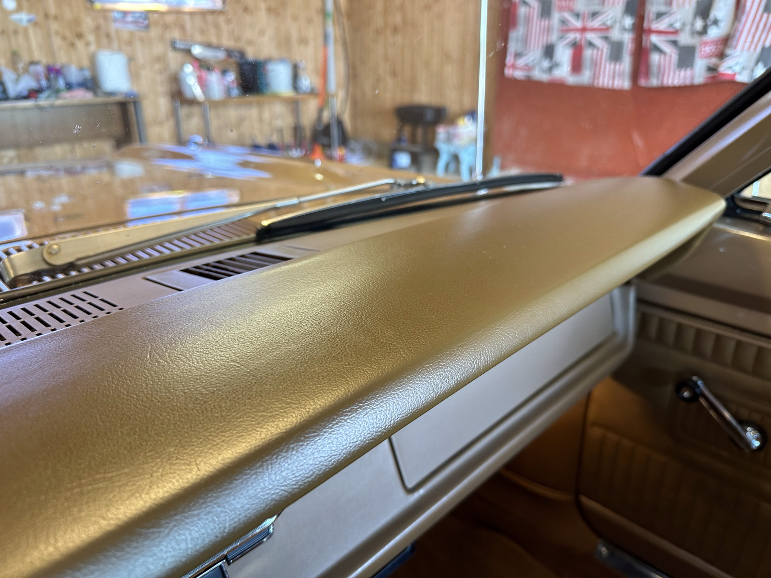 Interiörbild 1969 Dodge Dart Swinger 340