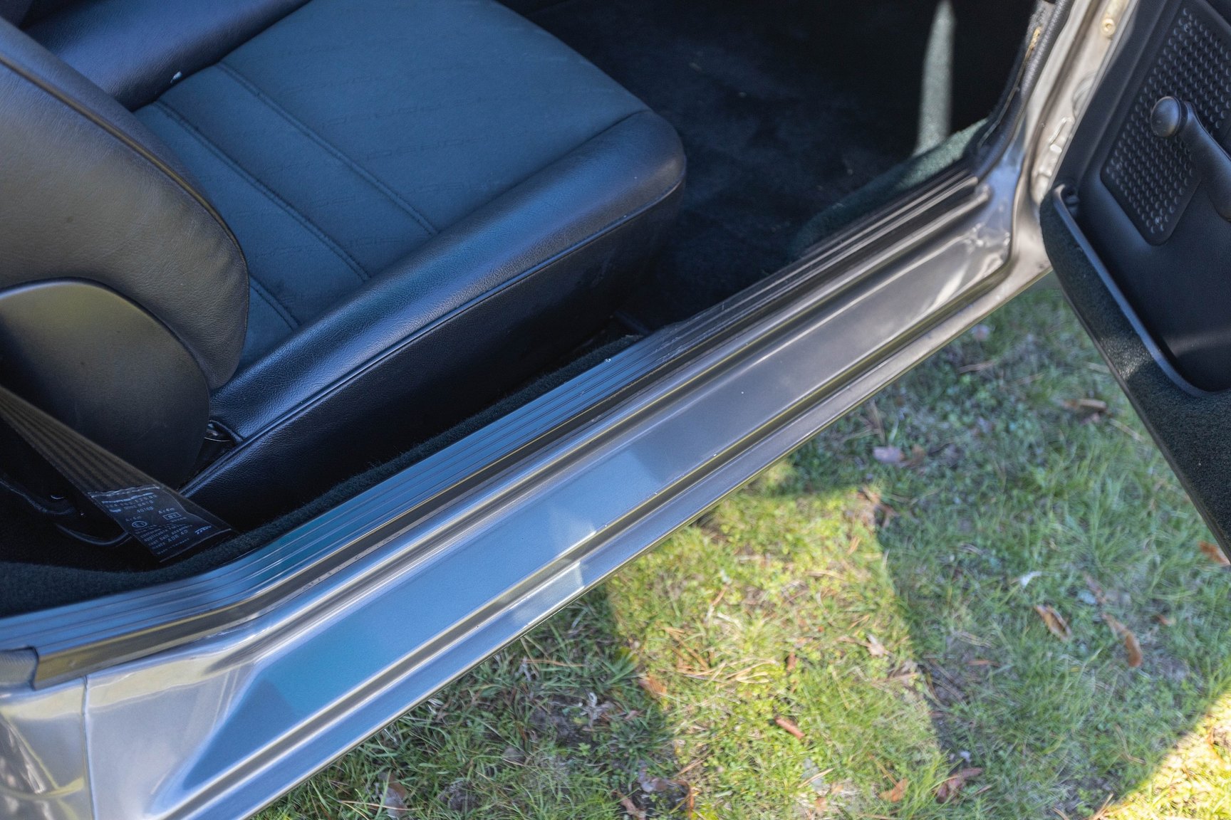 Innenraumfoto von 1987 Porsche 944 Targa